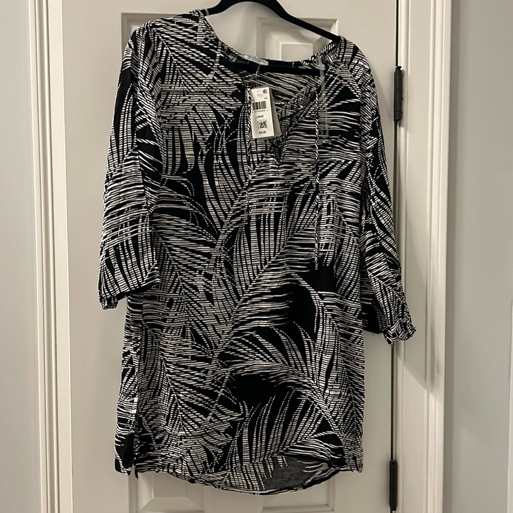 Women’s Beach cover up, size large, new with tags